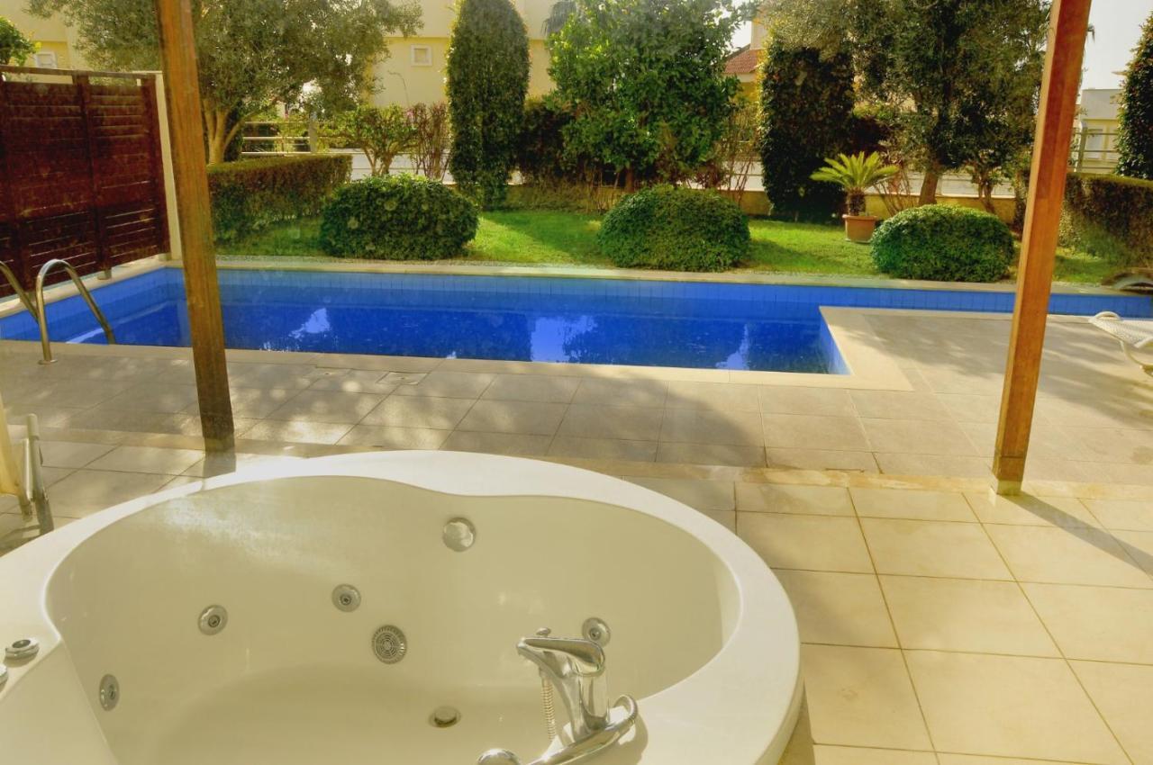 Babylon Luxury Villa With Private Pool And Indoor Heated Pool Side Luaran gambar