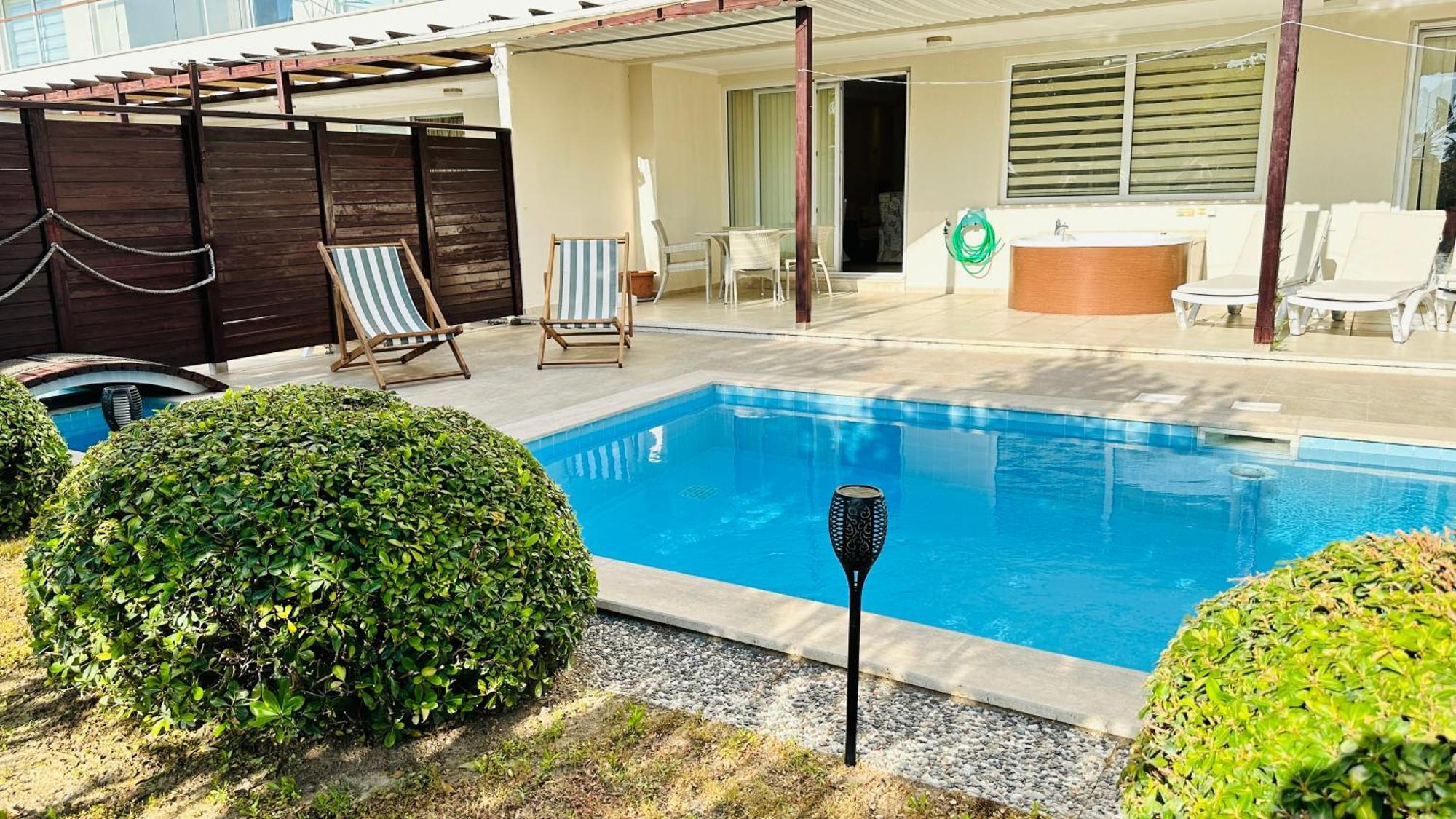 Babylon Luxury Villa With Private Pool And Indoor Heated Pool Side Luaran gambar