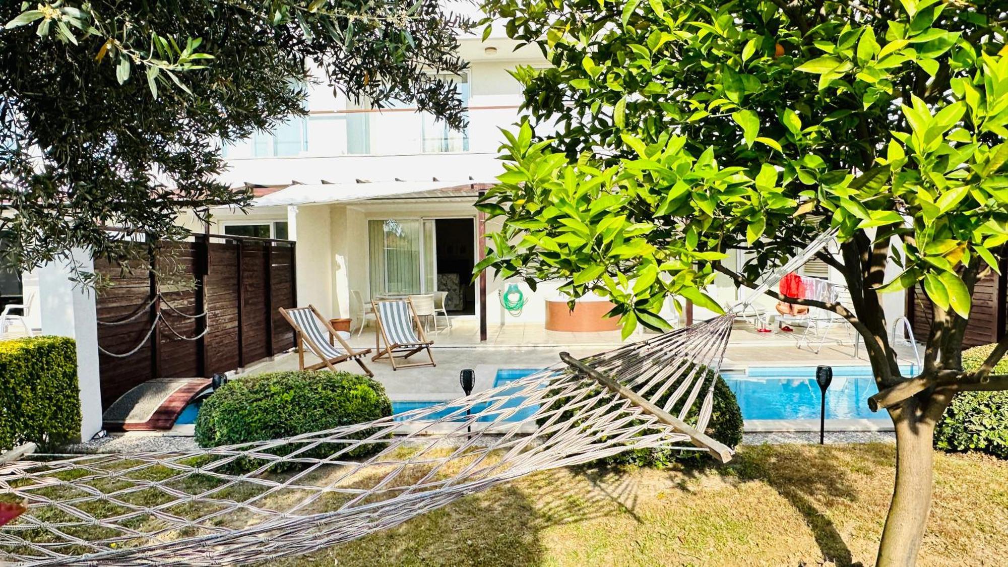 Babylon Luxury Villa With Private Pool And Indoor Heated Pool Side Luaran gambar